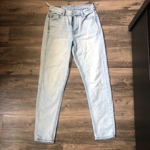 Light Washed Jeans